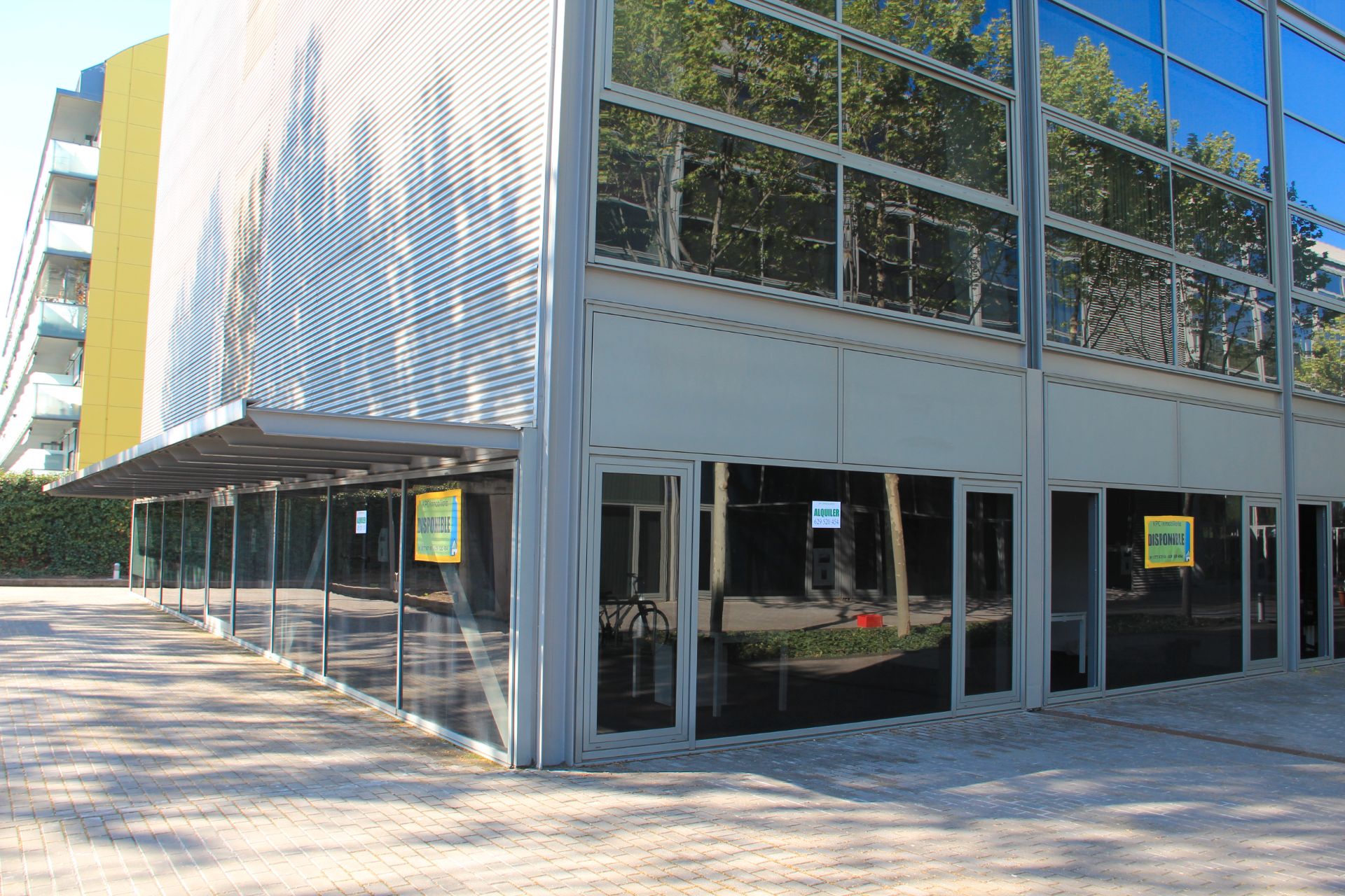 Außenansicht von Büro miete in Alcalá de Henares mit Klimaanlage, Heizung und Internet