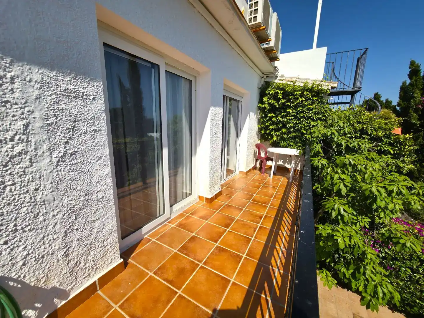 Terrassa de Casa adosada en venda en Marbella amb Aire condicionat i Balcó