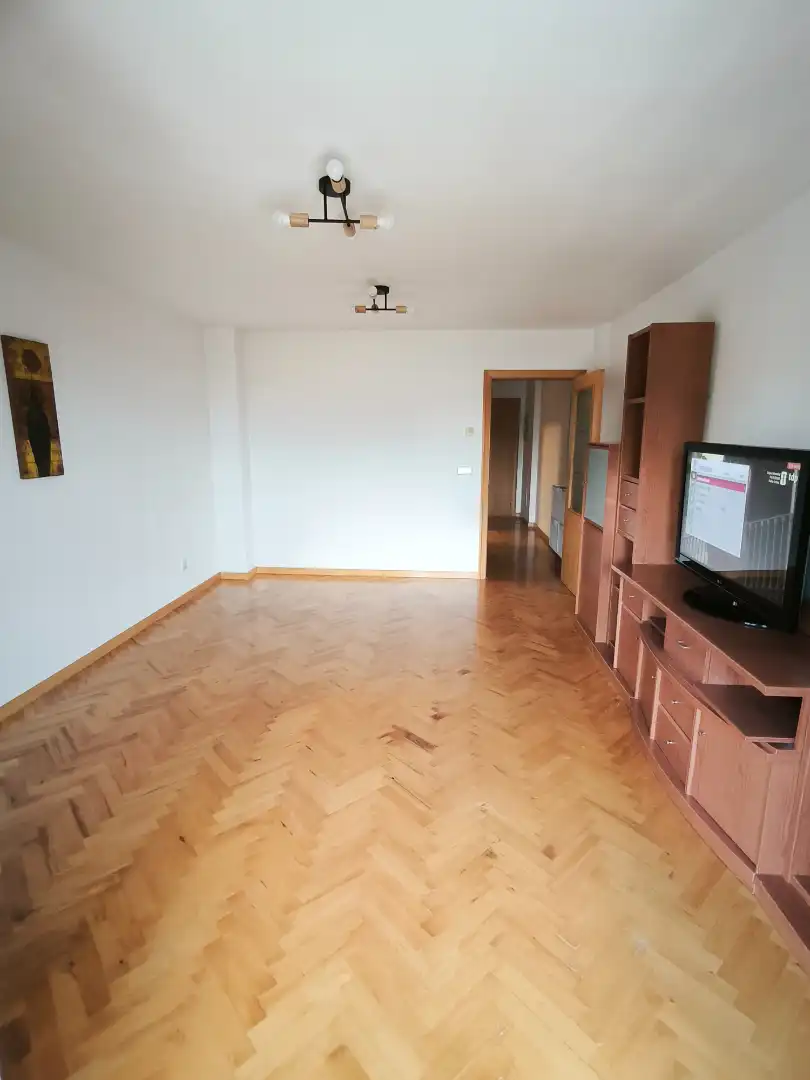 Sala d'estar de Pis de lloguer en A Coruña Capital  amb Parquet, Moblat i Forn