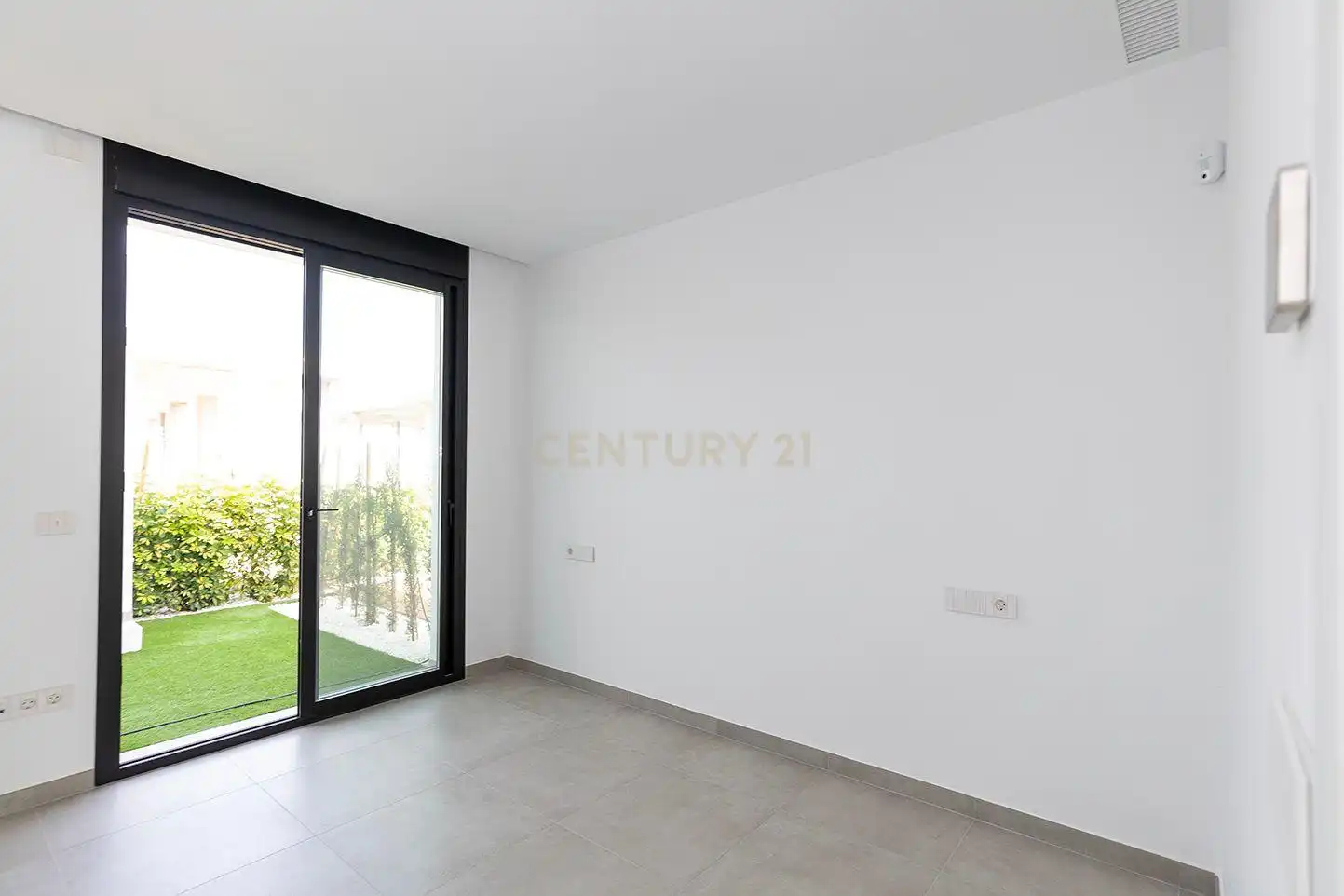 House for sale in Calle Albatros, Calle Morena y Calle Dolfi 2, imagen 32