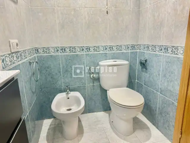 Badezimmer von Wohnung zur Miete in Castellón de la Plana / Castelló de la Plana mit Klimaanlage und Abstellraum