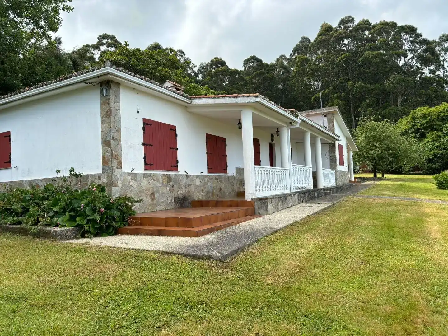 Exterior view of Houses for rent in Oleiros  with Private garden, Storage room and Furnished