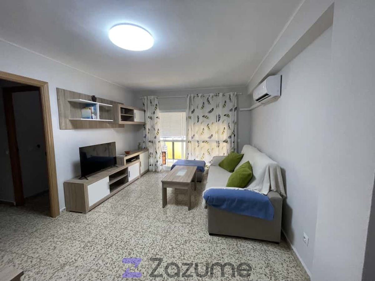 Vista exterior de Piso de alquiler en Rincón de la Victoria con Aire acondicionado, Terraza y Amueblado