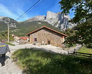 Vista exterior de Casa o xalet en venda en Cillorigo de Liébana