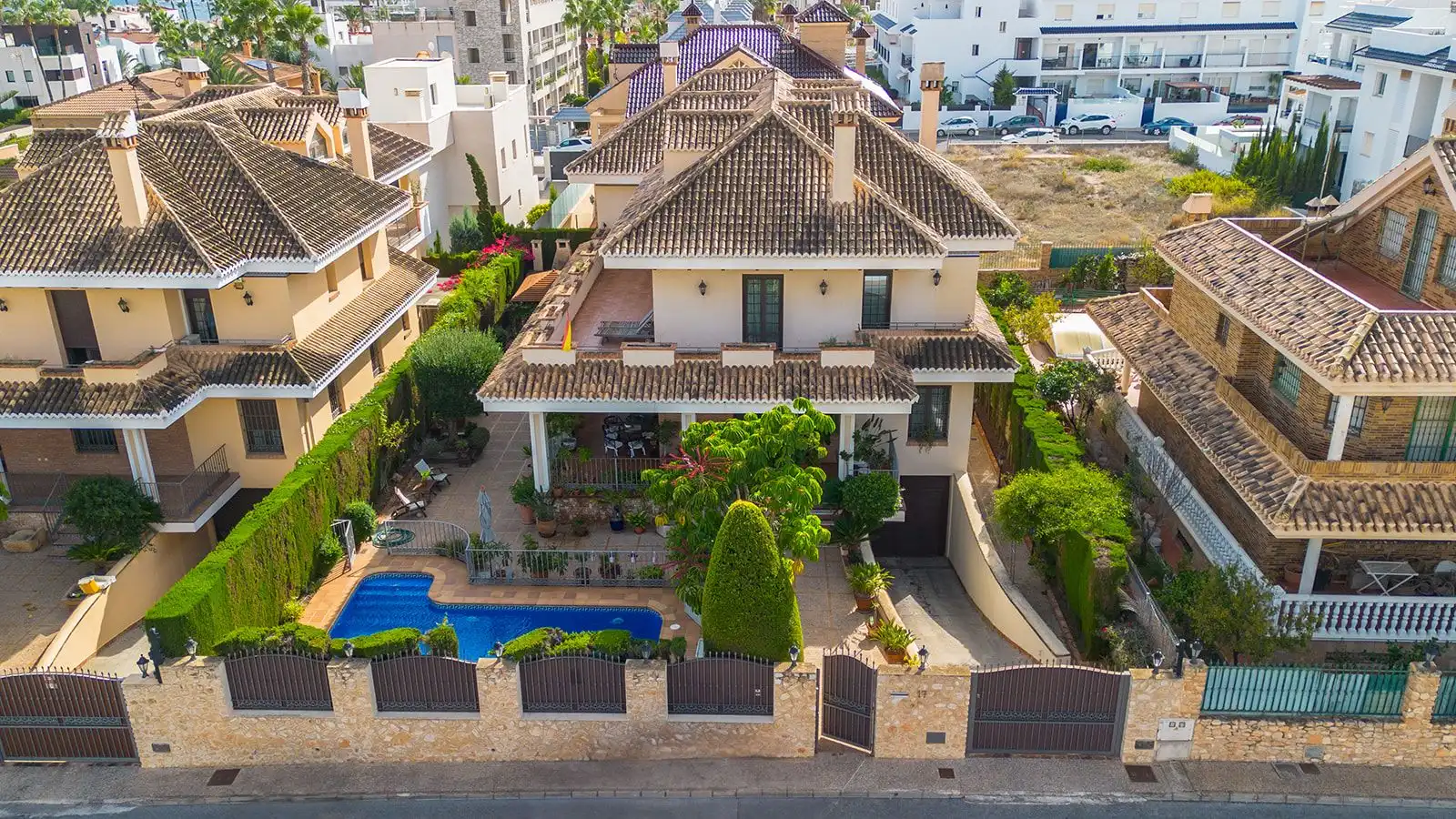 Detached house with terrace for sale in Calle Mar Negro, imagen 2