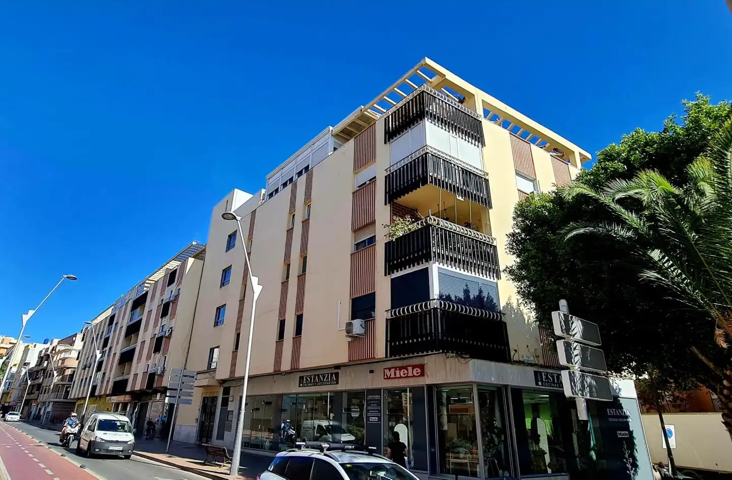 Vista exterior de Piso en venta en Almería