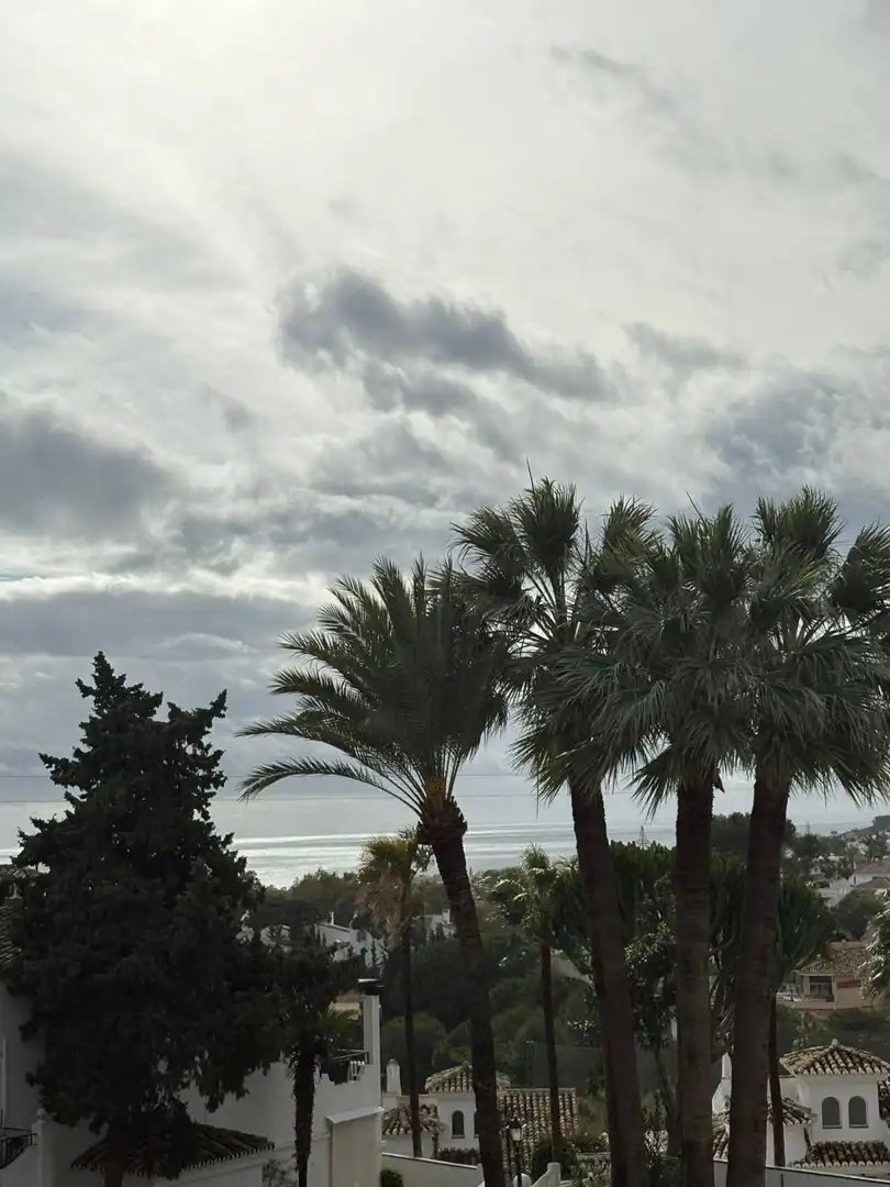 Vista exterior de Dúplex en venda en Mijas amb Calefacció, Terrassa i Piscina comunitària