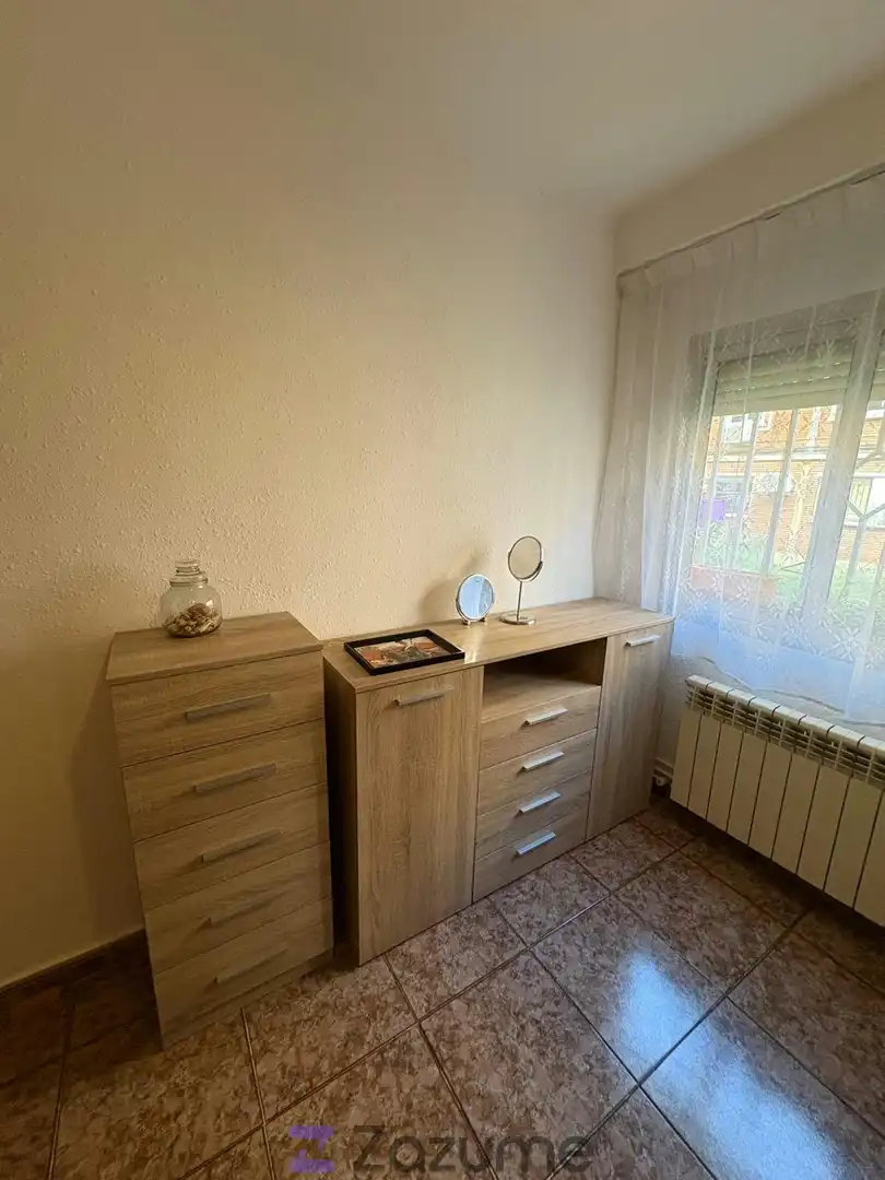 Habitación de Piso de alquiler en Zaragoza con Aire acondicionado, Calefacción y Amueblado