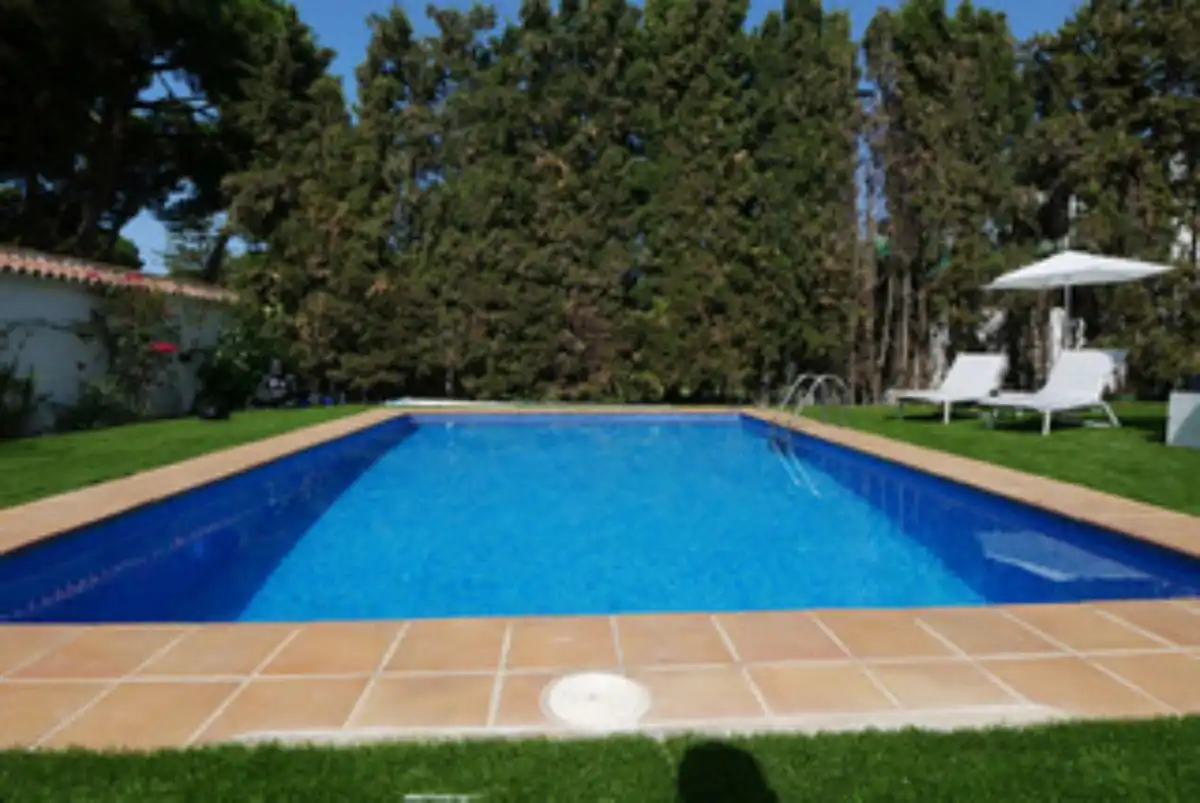 Piscina de Casa o xalet en venda en Marbella amb Aire condicionat, Jardí privat i Terrassa