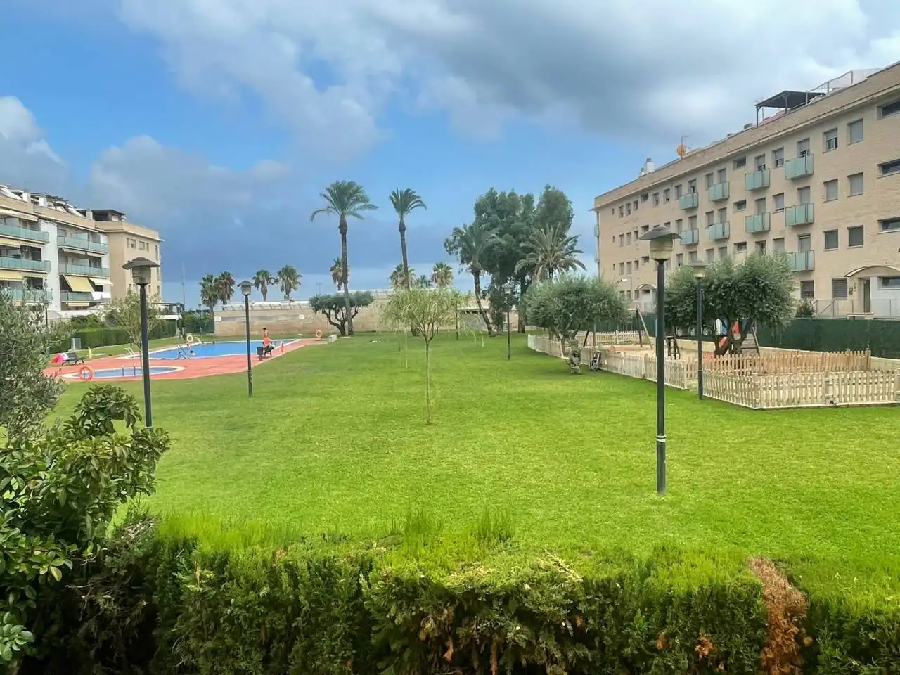 Jardí de Pis de lloguer en Cubelles amb Calefacció, Terrassa i Moblat