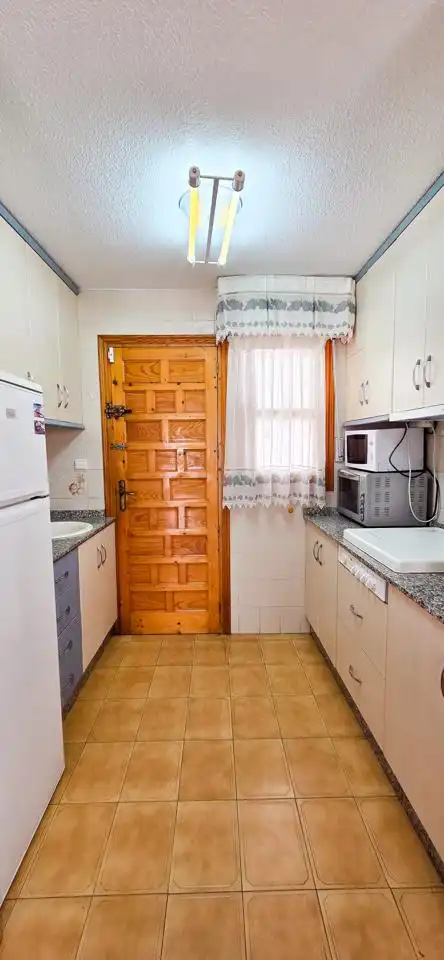 Küche von Einfamilien-Reihenhaus zur Miete in Santa Pola mit Klimaanlage, Terrasse und Möbliert