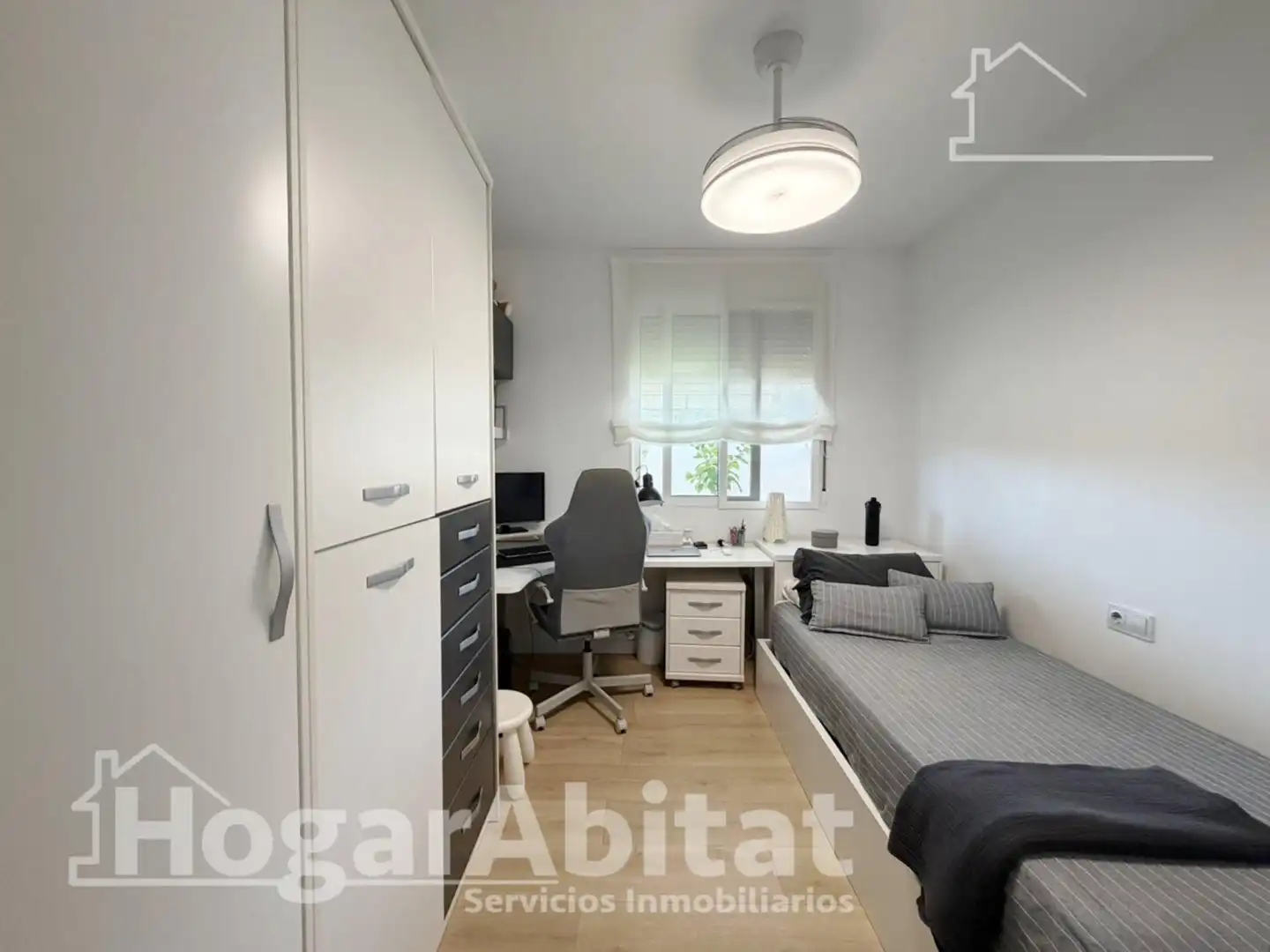Bedroom of Attic for sale in Chiva  with Air Conditioner and Terrace