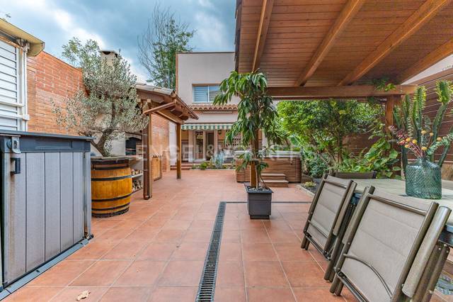 Casa-chalet en Venta en Eixample - Can Bogunyà