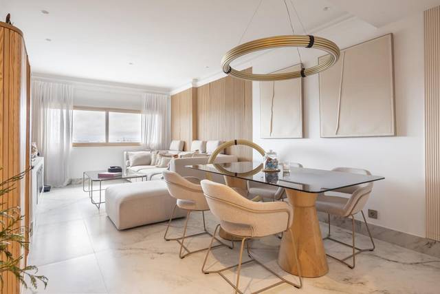 Piso en Venta en C. de Aramayona en Rejas