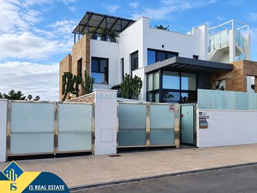 Villa con piscina in vendita a Orihuela Costa