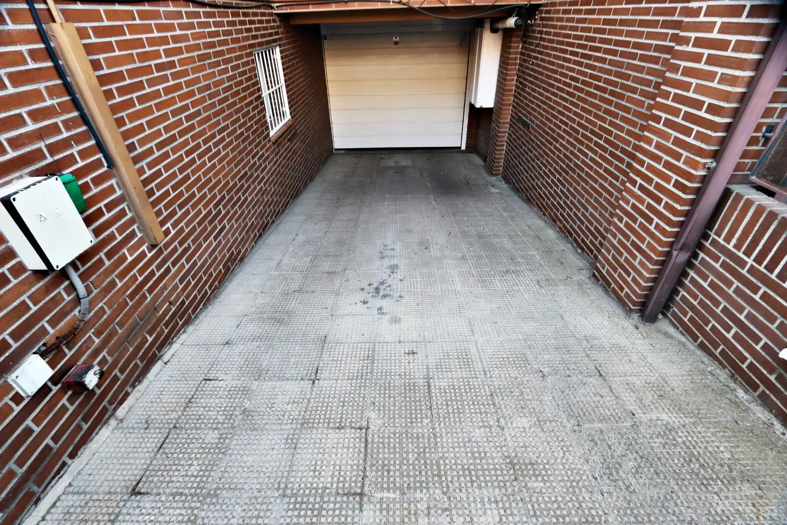 Parking de Casa o chalet en venta en Getafe con Aire acondicionado, Calefacción y Jardín privado