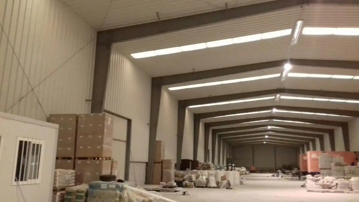 Industrial building for sale in Tui