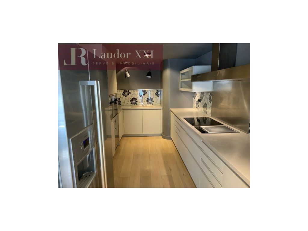 Cuina de Casa adosada en venda en Sabadell amb Terrassa i Moblat