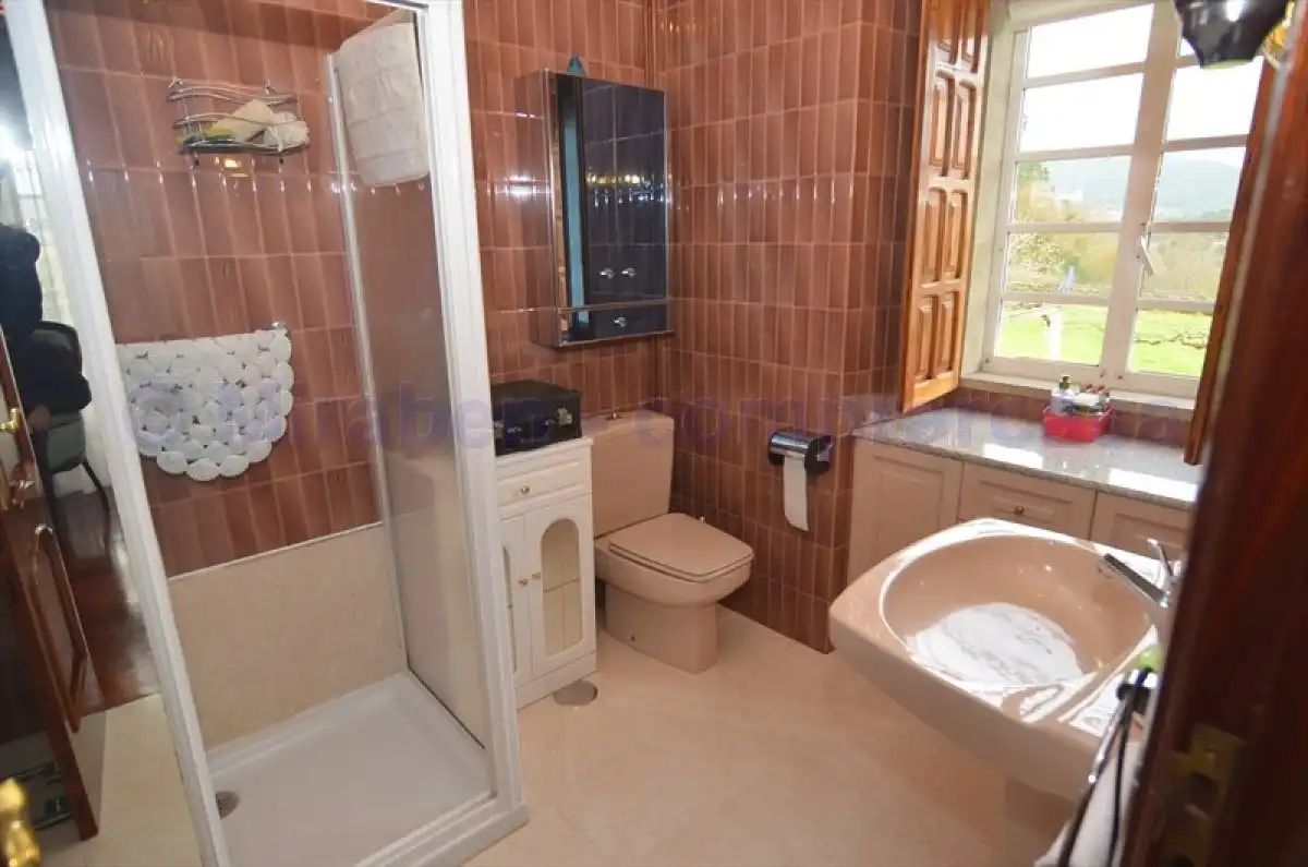 Bathroom of Country homes for sale in Padrón  with Heating, Private garden and Terrace