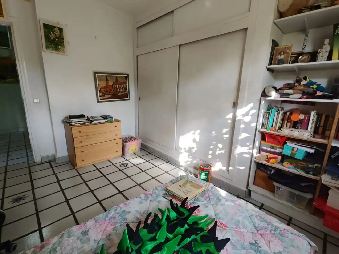 Dormitori de Casa o xalet en venda en Sevilla la Nueva amb Calefacció, Jardí privat i Terrassa