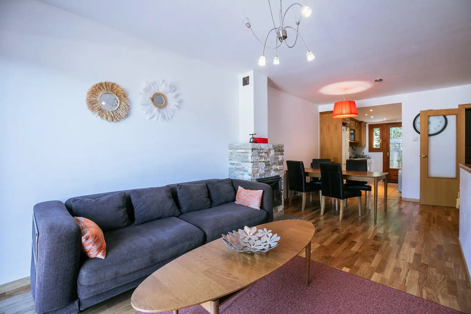 Sala d'estar de Casa adosada en venda en Villanúa amb Calefacció, Jardí privat i Parquet