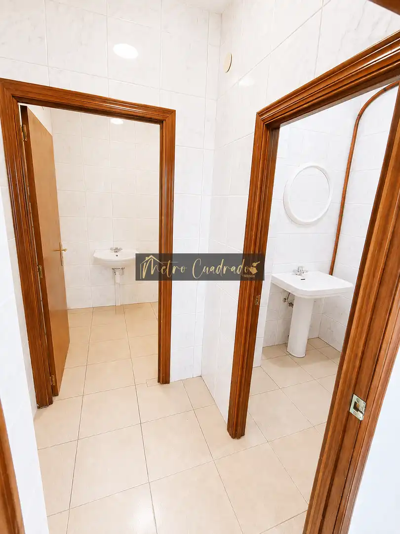 Baño de Local de alquiler en Mérida con Aire acondicionado
