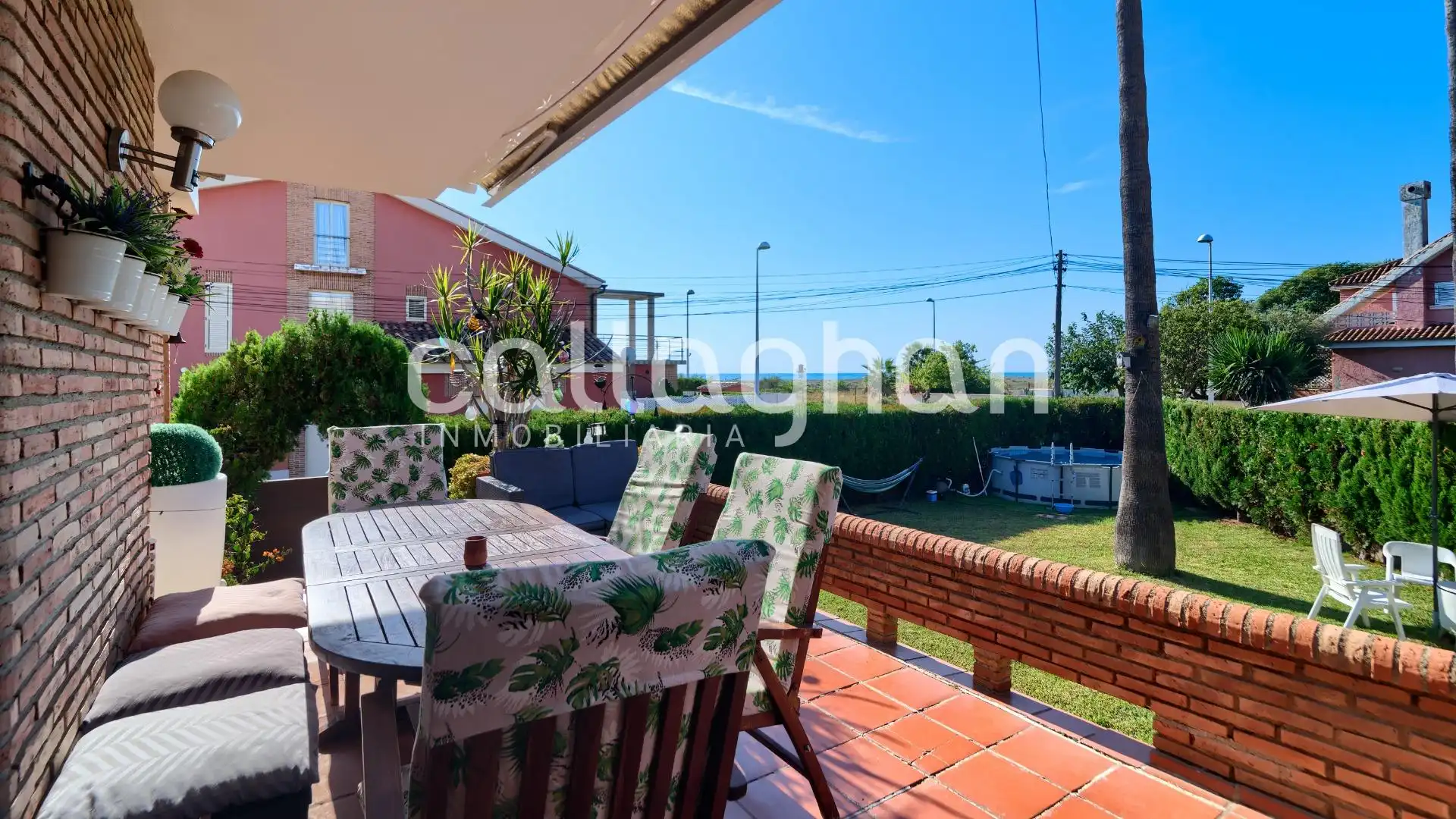 Exterior view of Houses for sale in Sagunto / Sagunt  with Private garden