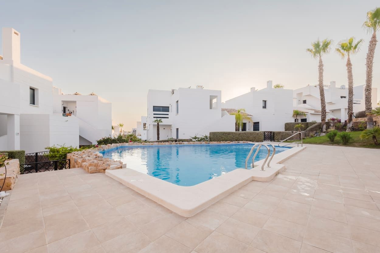 Piscina de Àtic en venda en Orihuela amb Aire condicionat, Terrassa i Traster