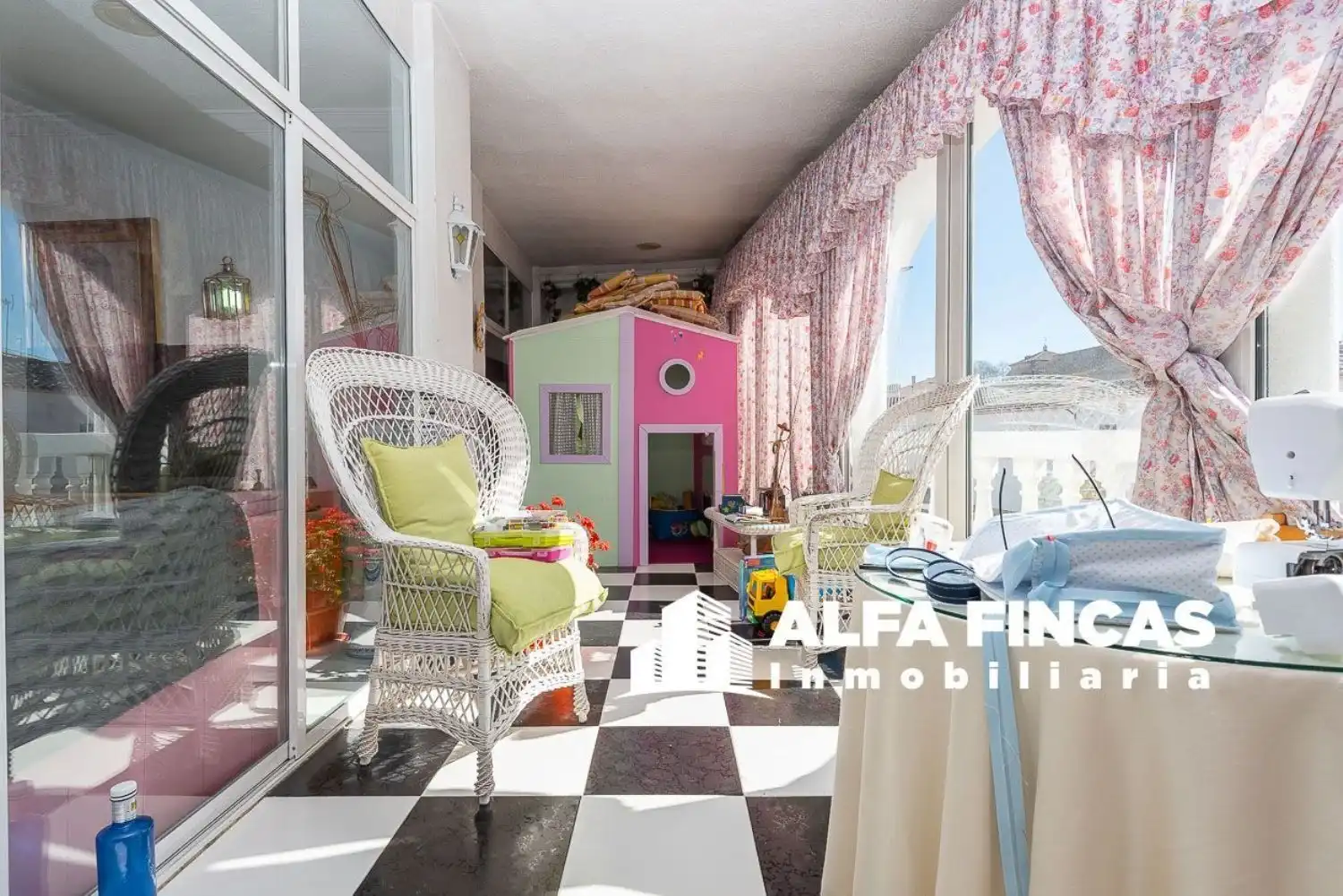 Vista exterior de Casa o chalet en venta en Mota del Cuervo con Aire acondicionado, Jardín privado y Terraza