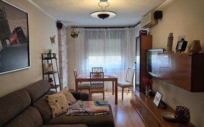 Living room of Flat for sale in L'Hospitalet de Llobregat  with Air Conditioner, Parquet flooring and Oven