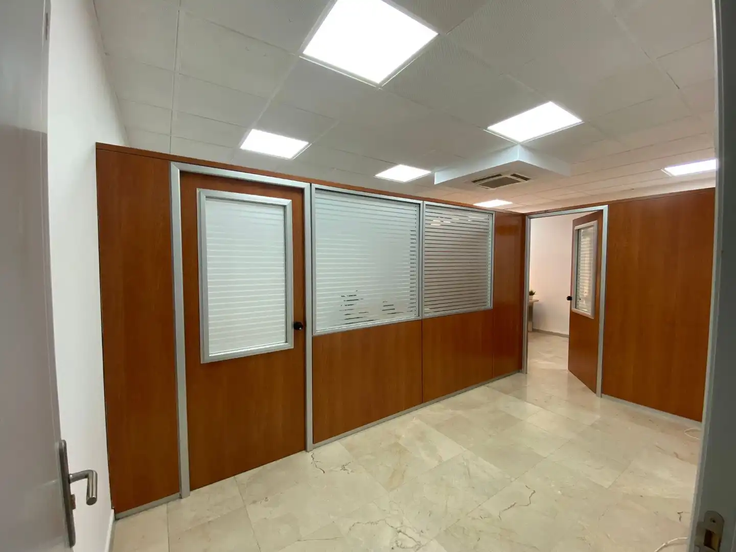 Office for rent in Fuenlabrada  with Air Conditioner and Heating