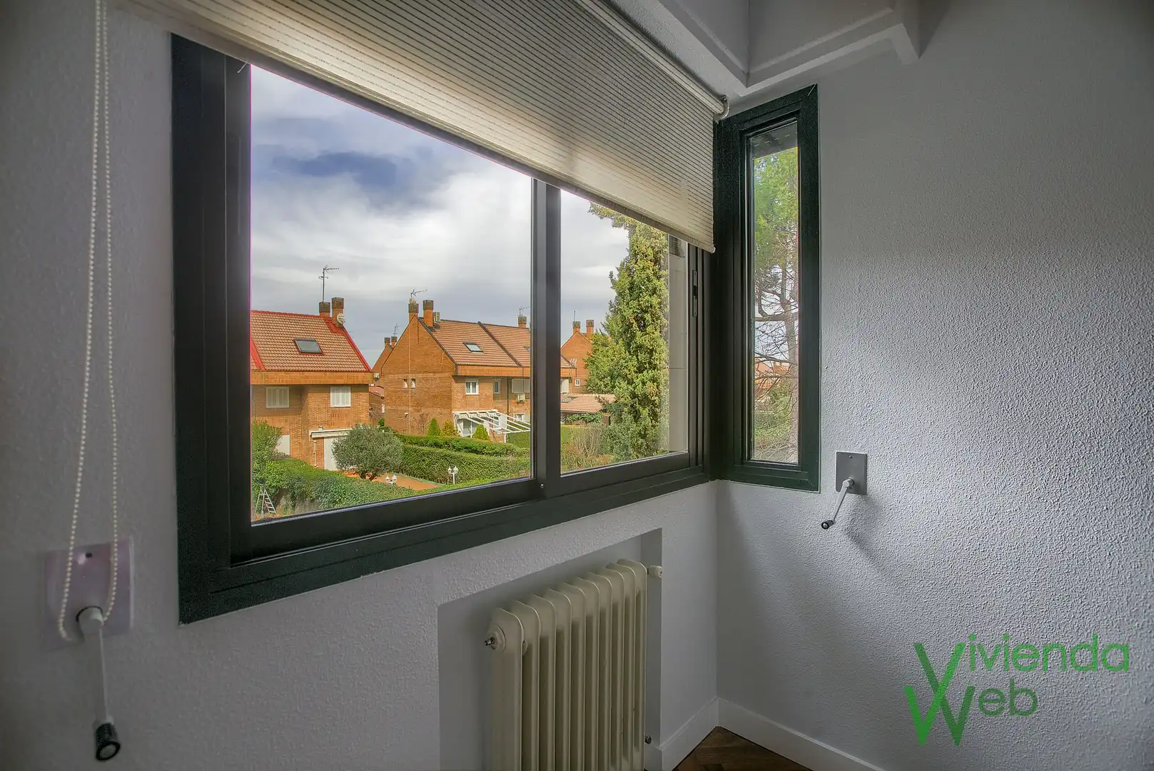 Bedroom of Flat for rent in Pozuelo de Alarcón  with Air Conditioner, Heating and Private garden