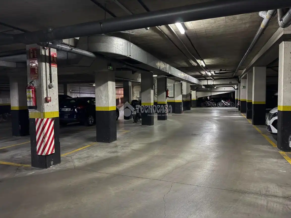 Parking of Garage for rent in Madrid