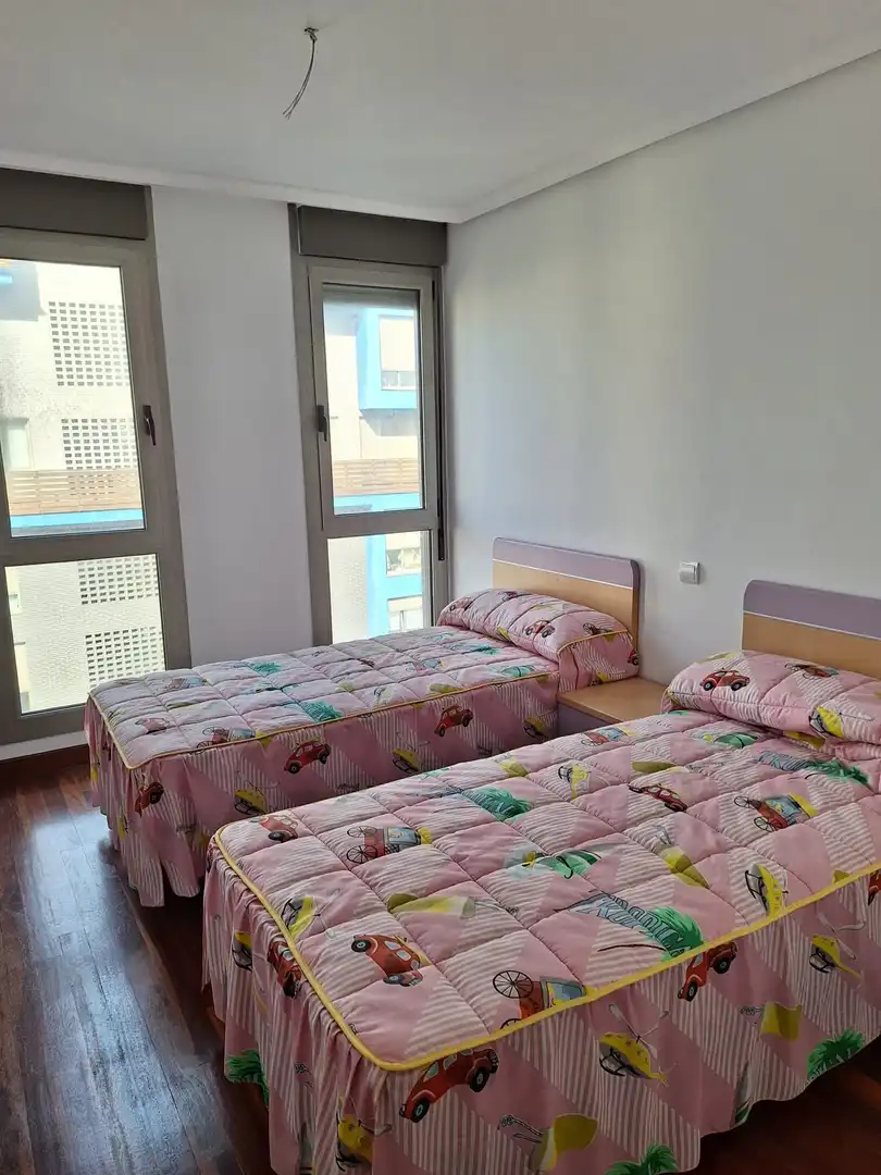Schlafzimmer von Wohnung zur Miete in Santander