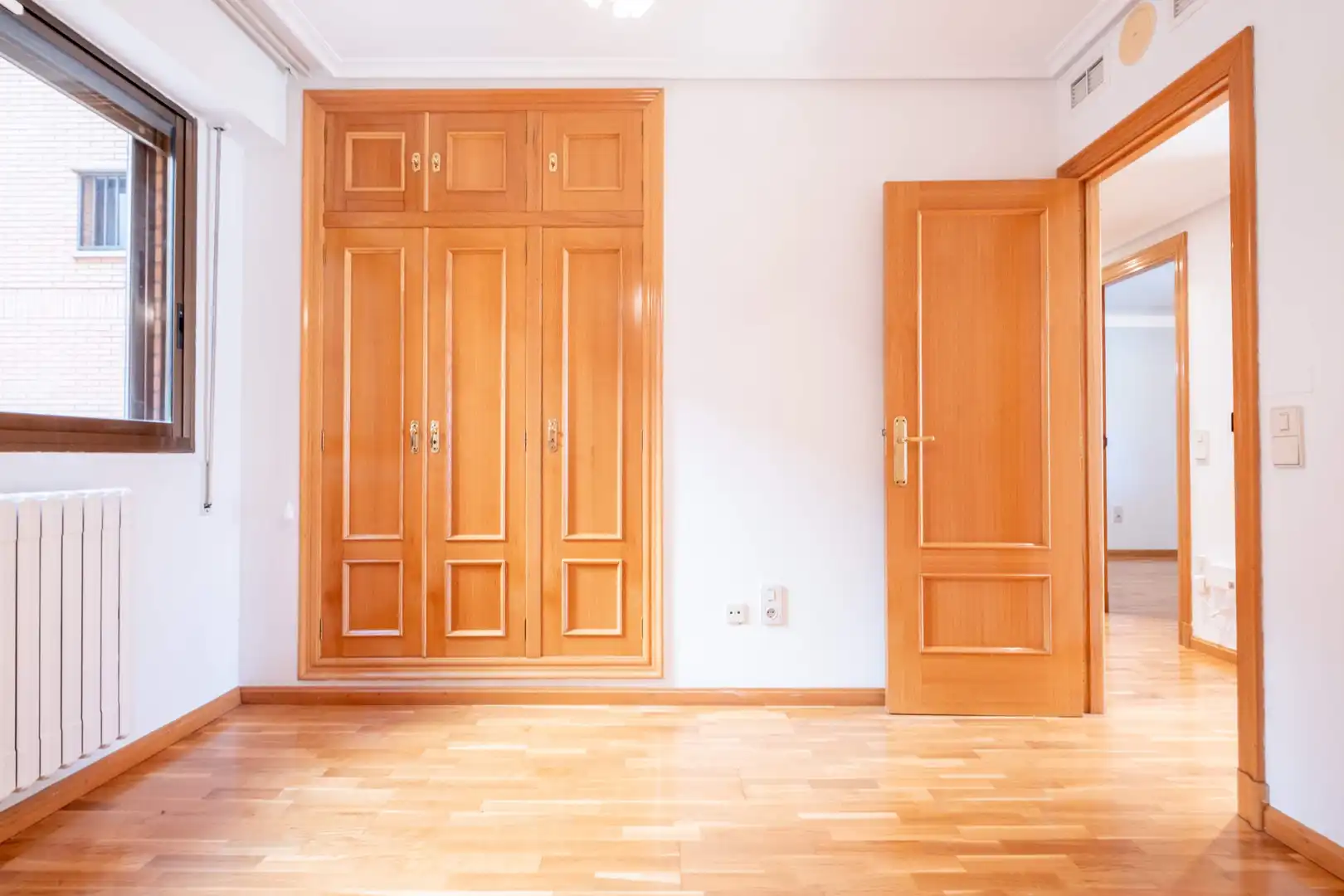 Bedroom of Flat for sale in Zaragoza  with Air Conditioner, Heating and Parquet flooring