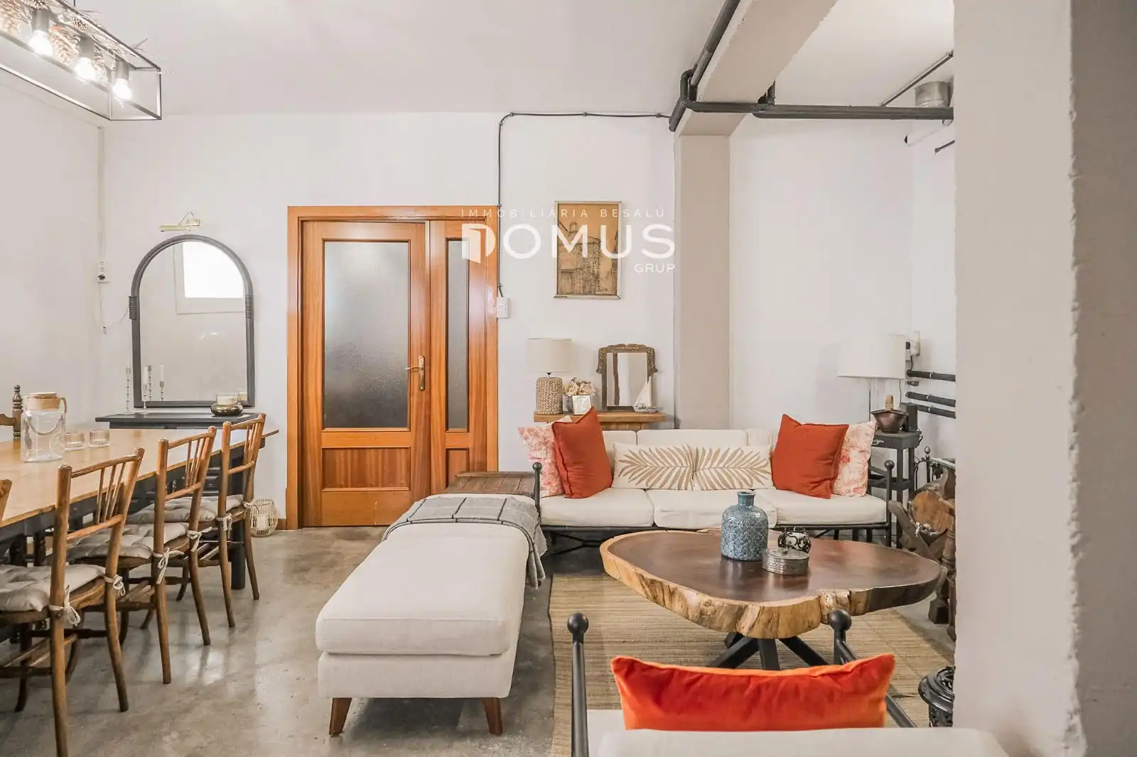 Living room of Houses for sale in Besalú  with Air Conditioner, Private garden and Terrace