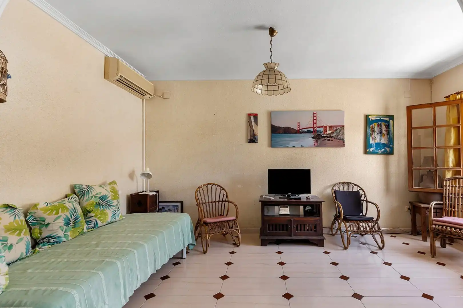 Sala de estar de Finca rústica en venta en Torrevieja con Terraza, Trastero y Amueblado