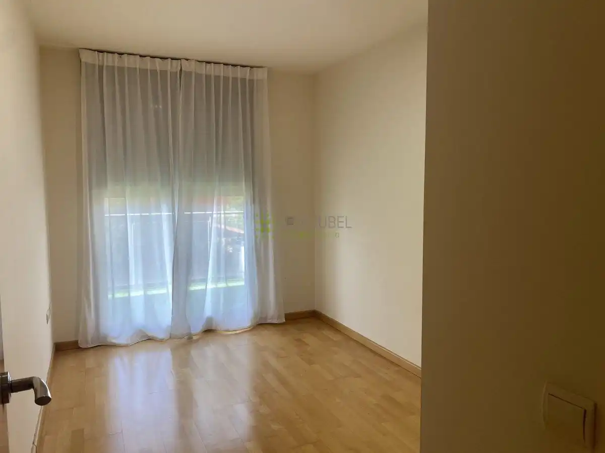 Piso en venta en Bucarest, Rafalafena