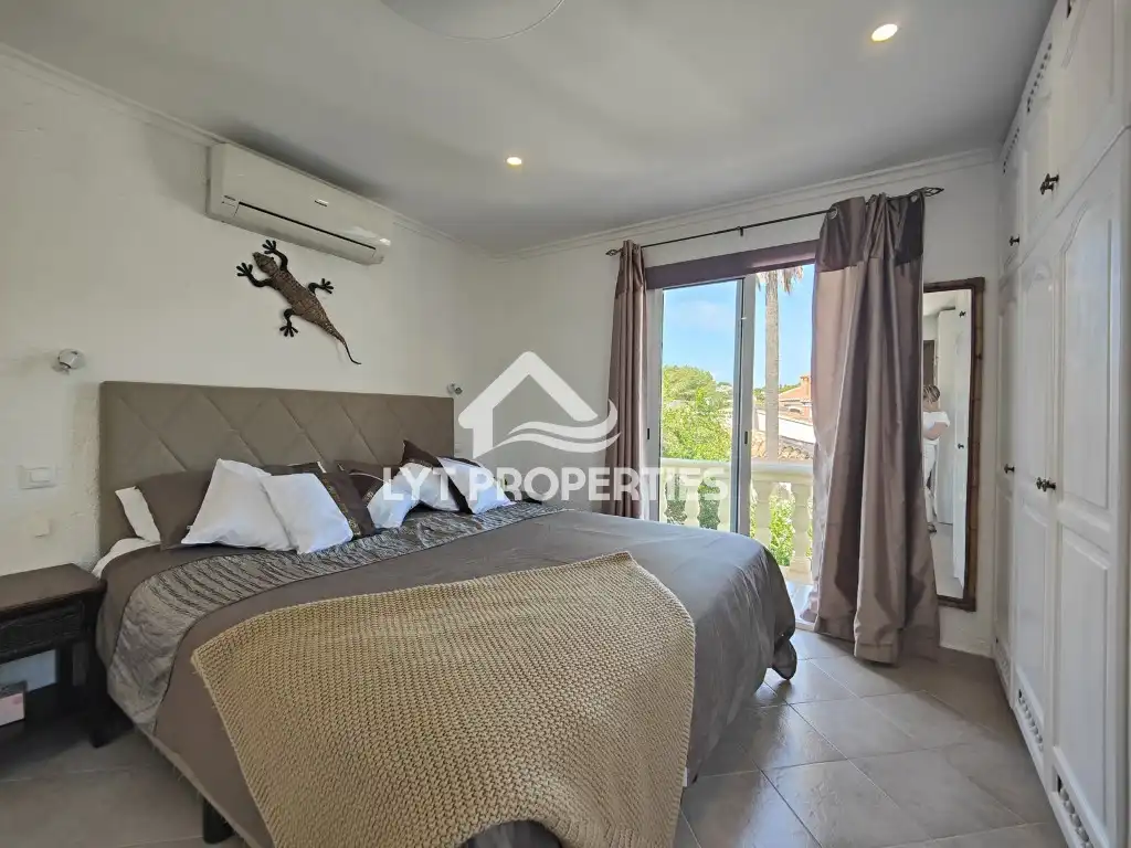 Vista exterior de Casa o xalet en venda en Jávea / Xàbia amb Piscina
