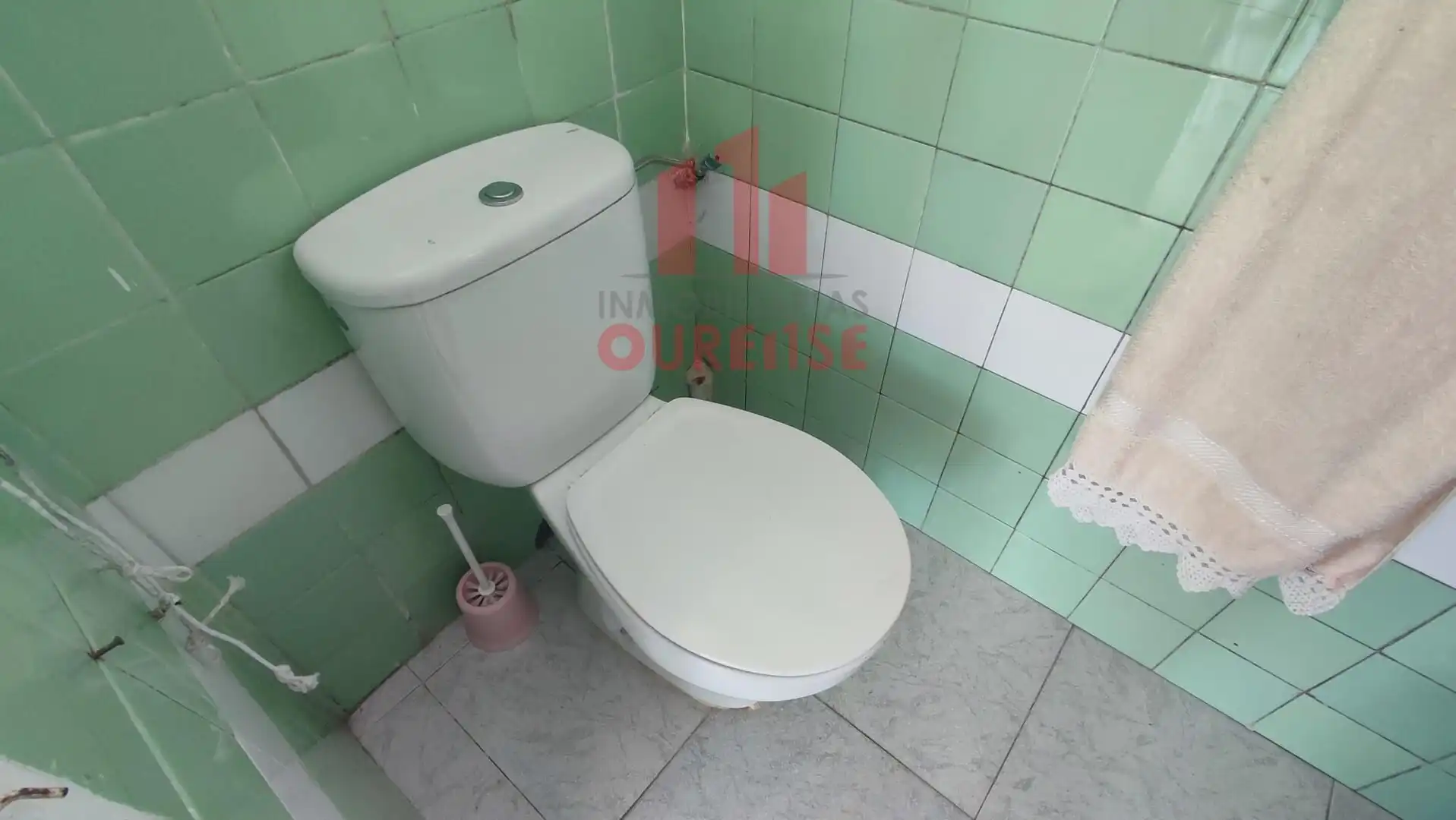Bany de Casa o xalet en venda en Ourense Capital  amb Calefacció i Balcó
