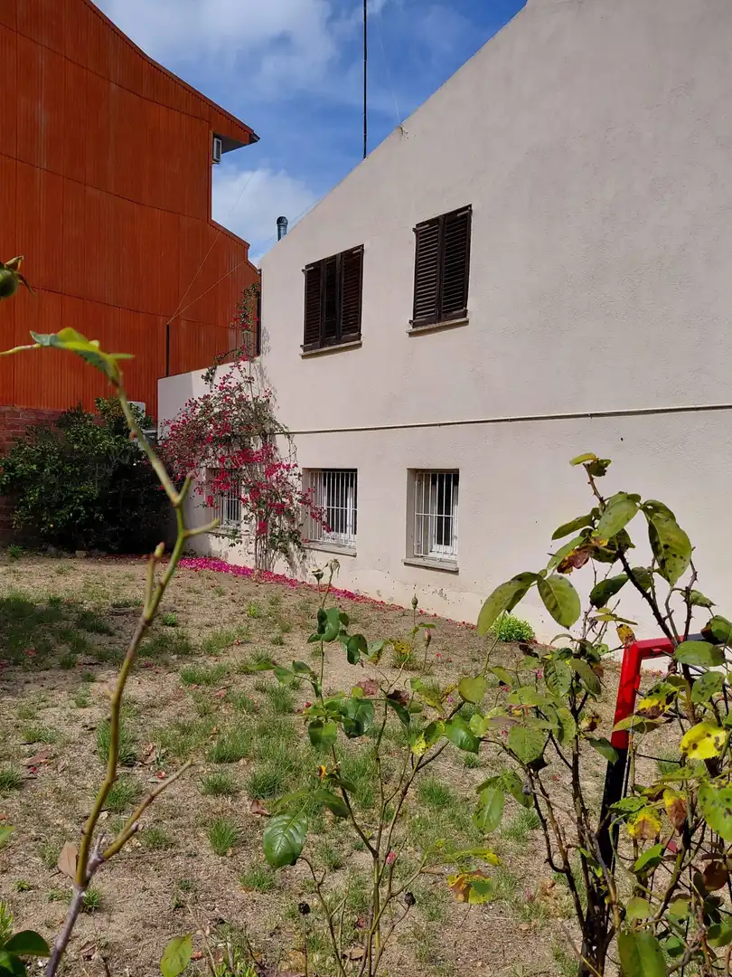 Außenansicht von Einfamilien-Reihenhaus zum Verkauf in Parets del Vallès mit Klimaanlage, Heizung und Privatgarten