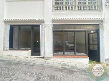 Locale commerciale in vendita a Constitució