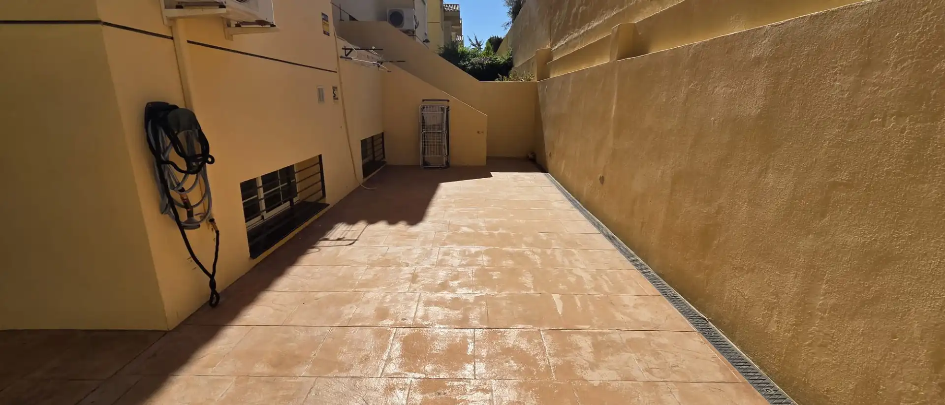 Terrassa de Casa adosada en venda en Alhaurín de la Torre amb Aire condicionat, Jardí privat i Terrassa