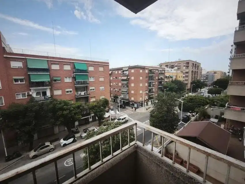 Flat for sale in Calle ENRIC VALOR, País Valencià