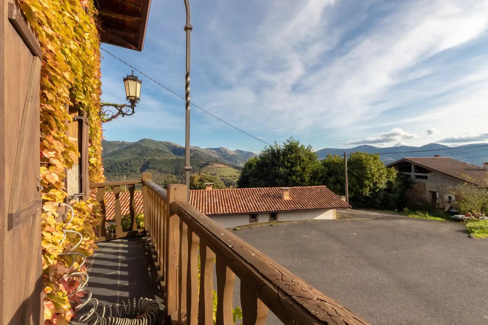 Vista exterior de Casa o chalet en venta en Galdames con Parquet, Trastero y Piscina