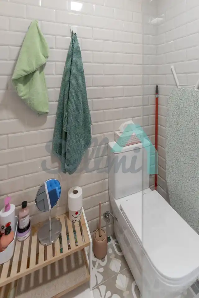 Baño de Estudio de alquiler en Oviedo  con Calefacción, Amueblado y Internet