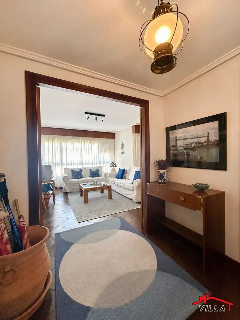 Sala de estar de Piso en venta en Laredo con Calefacción y Terraza