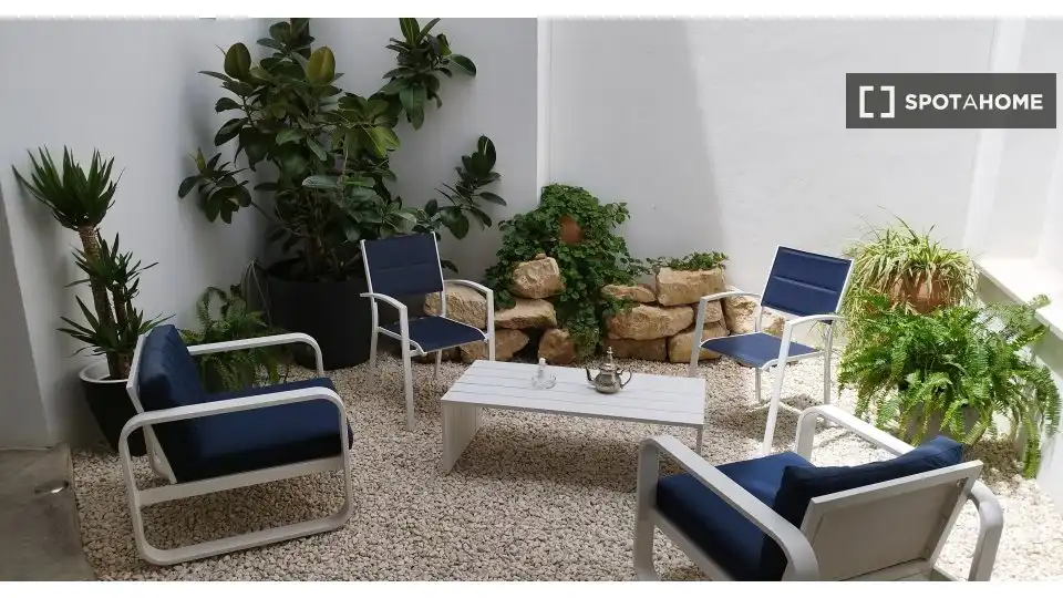 Terrasse von Wohnung zur untervermieten in Córdoba mit Klimaanlage, Terrasse und Möbliert