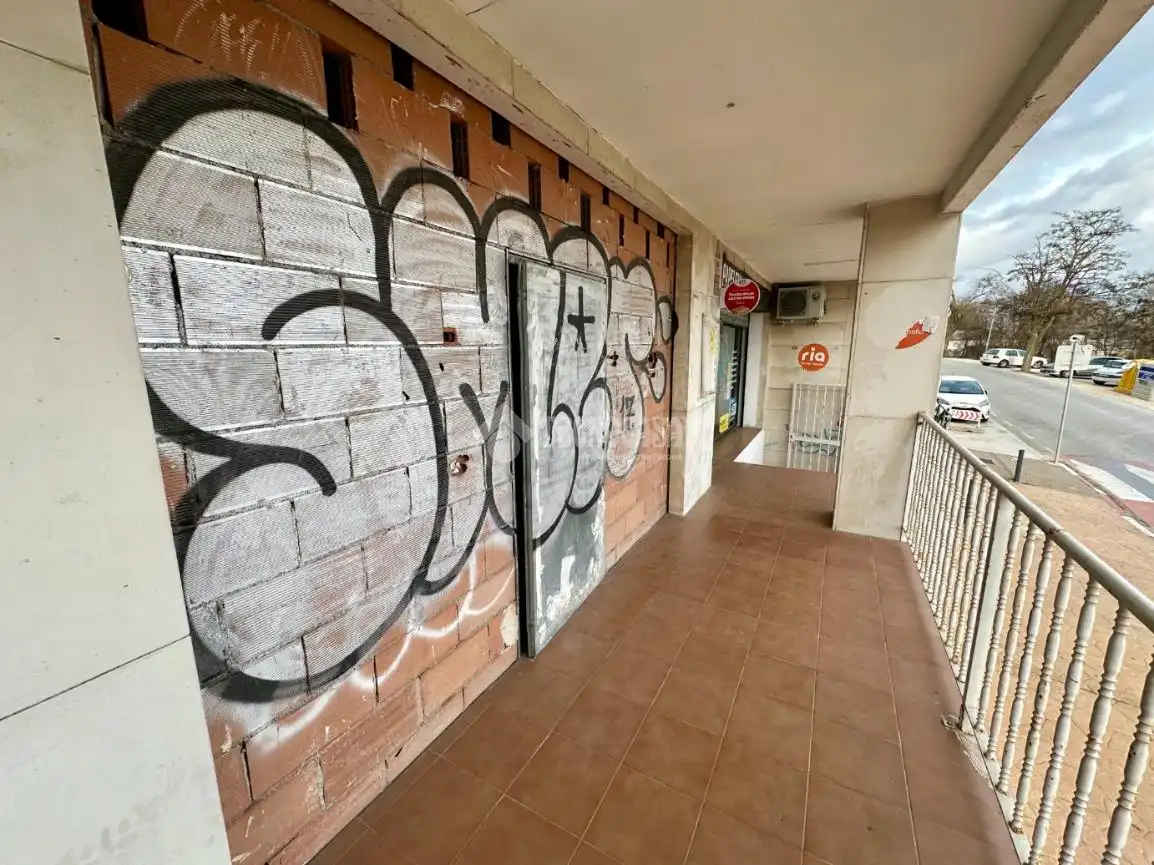 Business premises to rent in Pioz