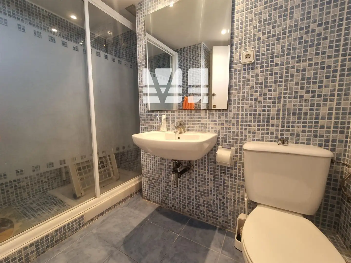 Baño de Piso en venta en Torredembarra con Aire acondicionado, Calefacción y Terraza